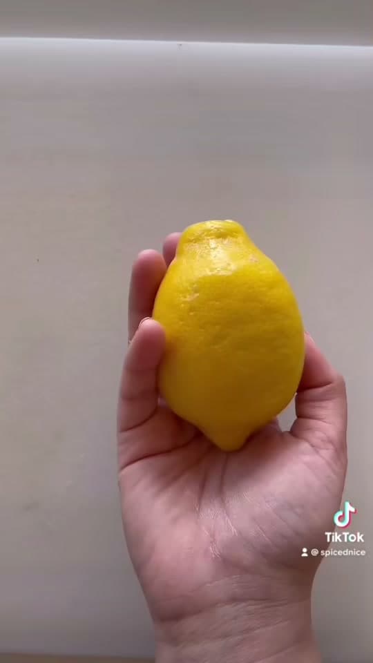 Mess-Free Lemon Juice Hack