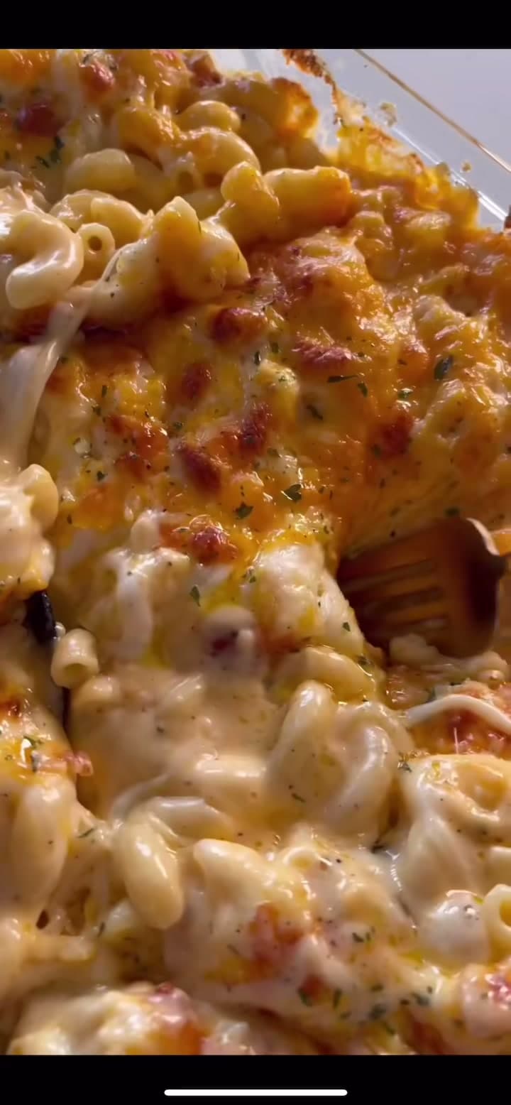 Ultimate Thanksgiving Mac and Cheese