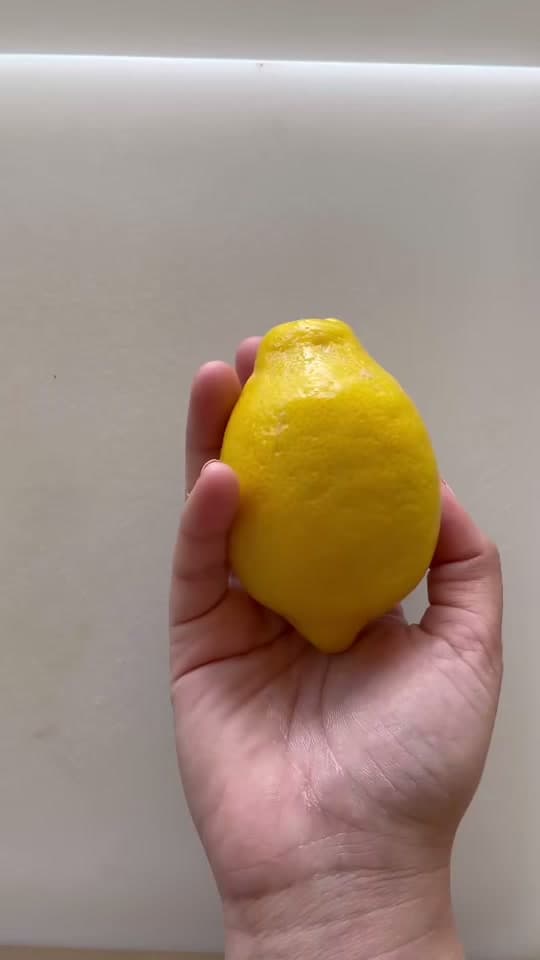 Mess-Free Lemon Juice Hack